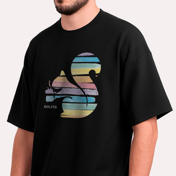 Camiseta Nolita Esquila Silhueta Listrada Preta